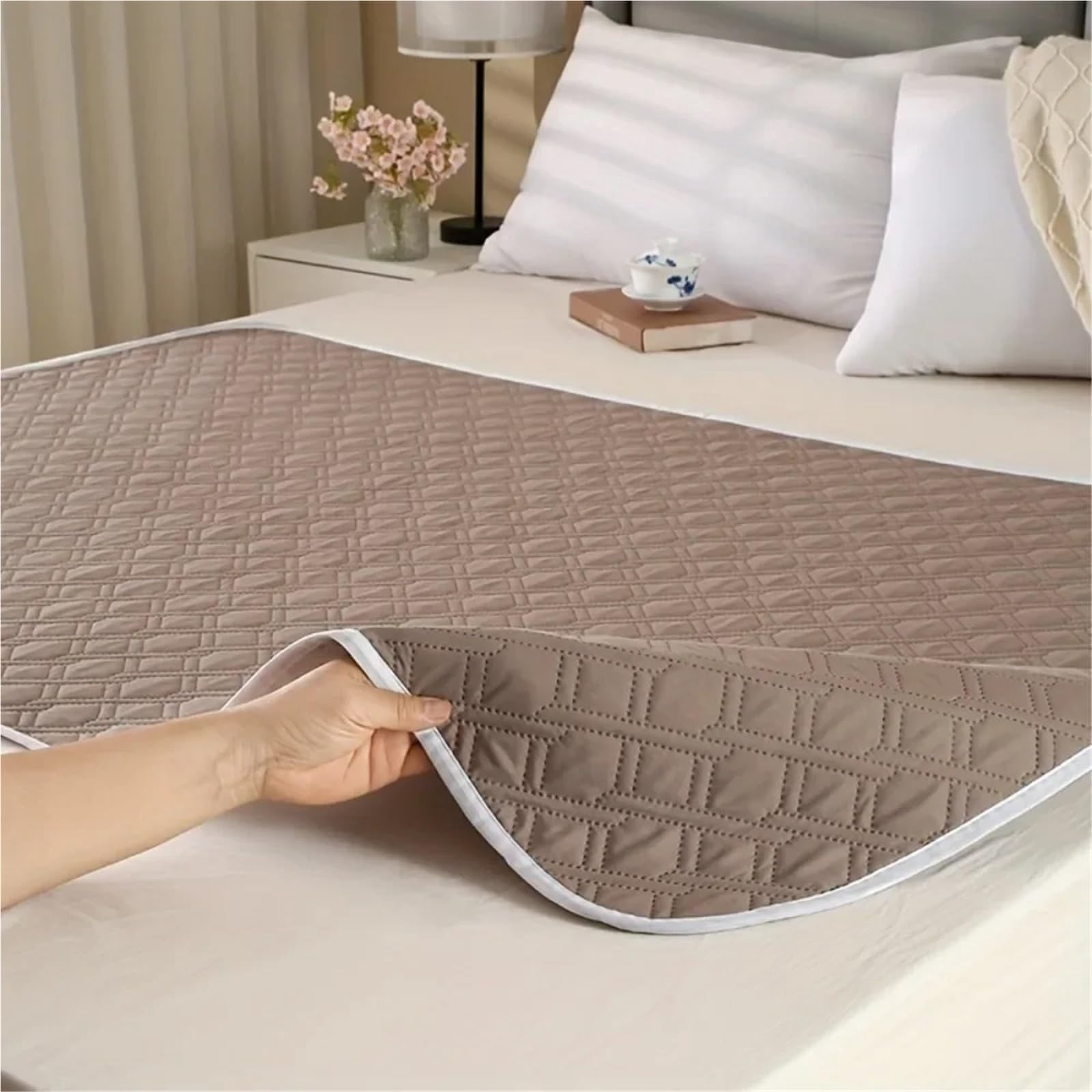 2Pcs Washable Incontinence Bed Pads, 31 x 47 inch Waterproof Mattress Protector Underpad, Reusable Pee Pads Chucks Pads for Adults Elderly (Grey)