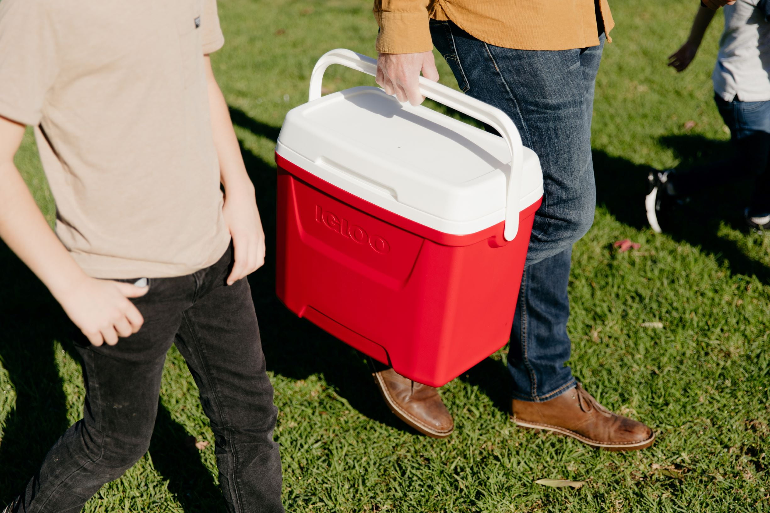 Kansas City Chiefs IGLOO 28-Can Tote Cooler - Red