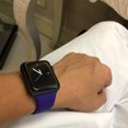 thumbnail image 4 of Correa de reloj deportivo compatible con Watch 42-44 mm Correa deportiva de repuesto de silicona suave Compatible con iWatch Series 5/4/3/2/1, S/M, M/L Adepaton 2033270-28, 4 of 9
