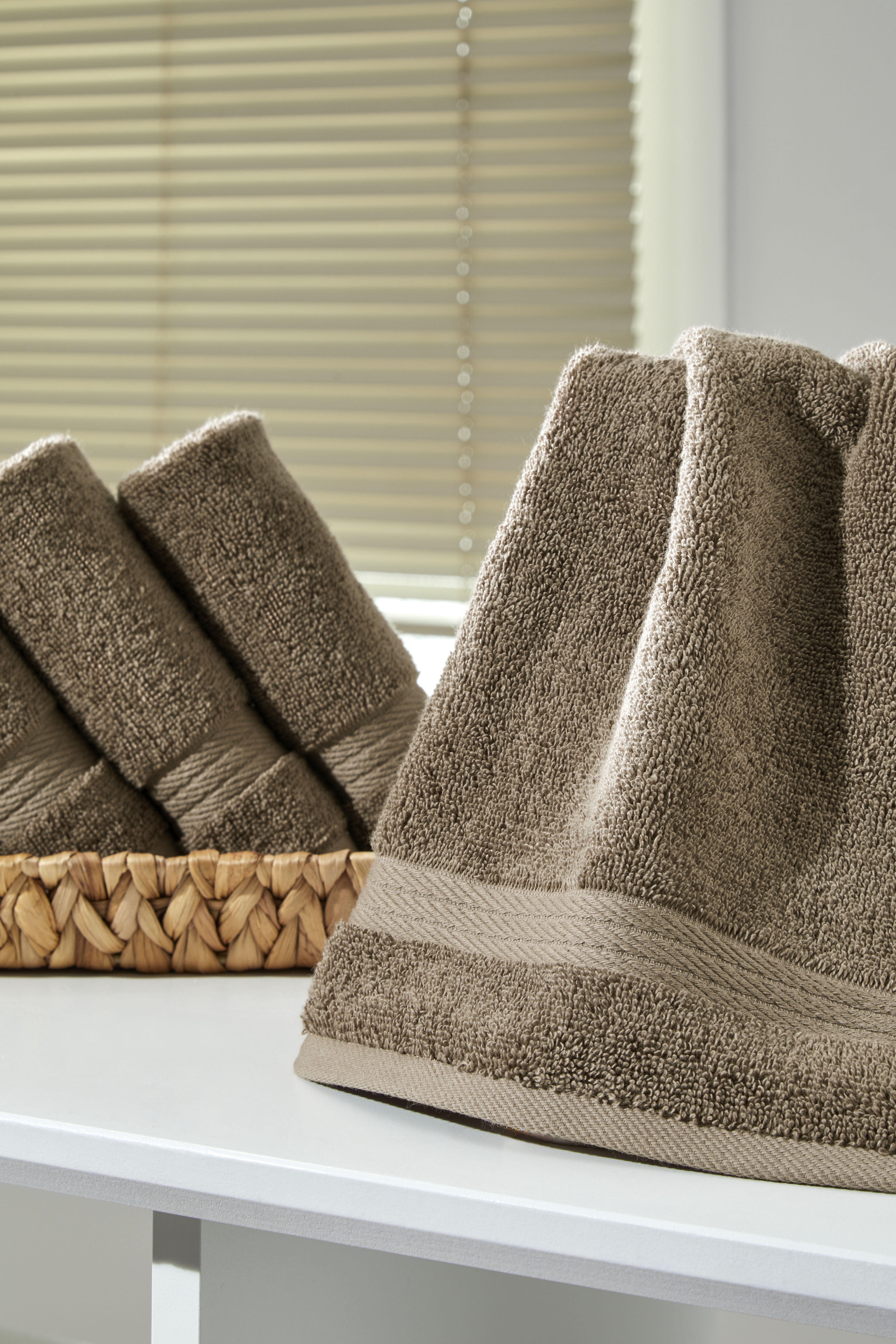 Ozdilek 6-Piece Washcloth Set 13x13 Bath Towels 100% Turkish Cotton, 600 GSM, Soft, Gentle on Sensitive Skin, Multi-Purpose Use, Washable, Reusable, Ideal for Baby Care & Spa 6 Towels (Light Brown)