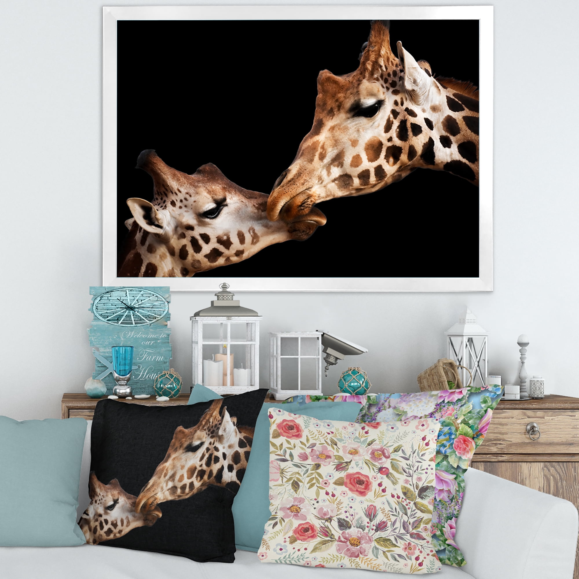 Designart 'Close UP Of Two Giraffes Kissing II' Farmhouse Framed Art Print