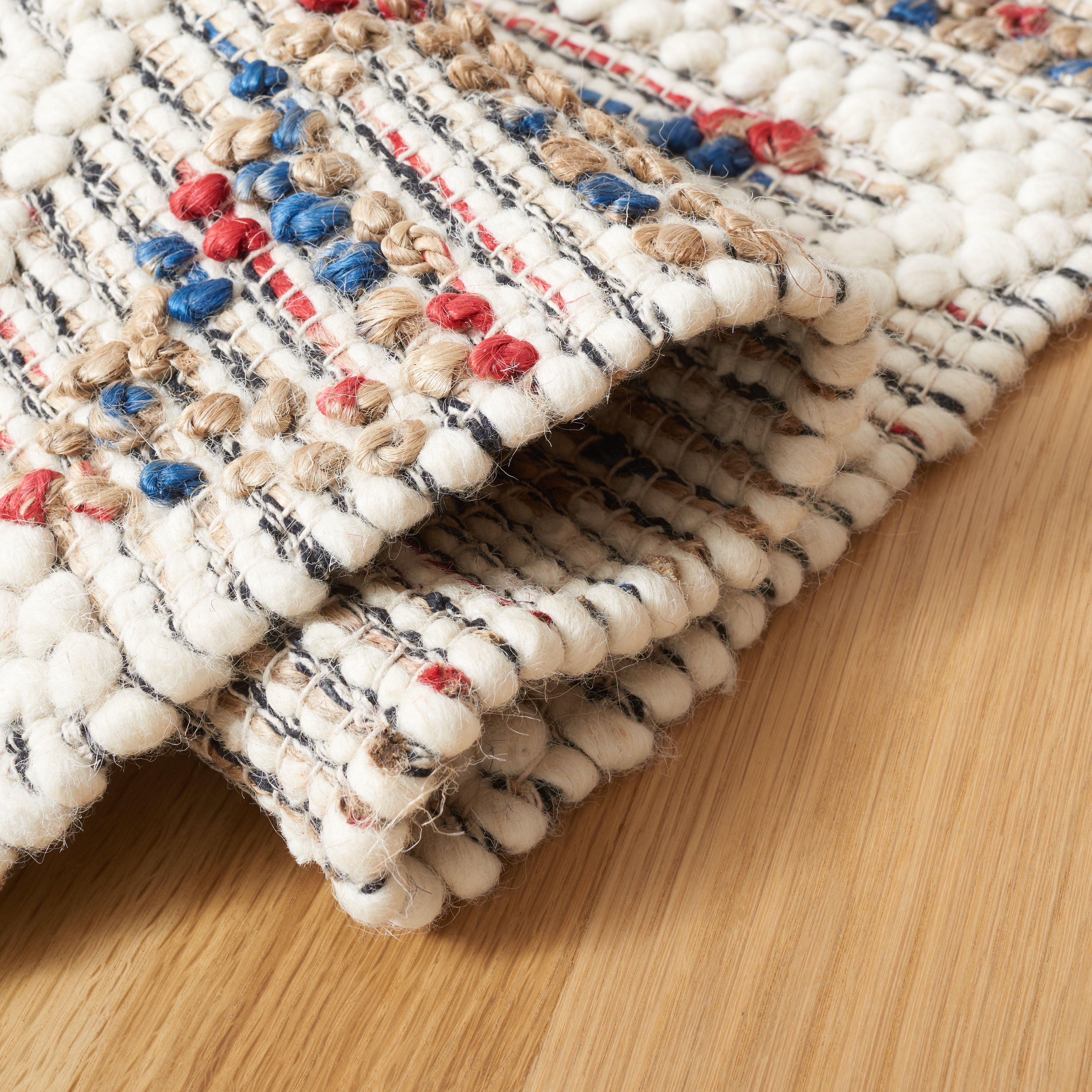 SAFAVIEH Natura Cynarra Southwestern Area Rug, Ivory/Red, 6' x 6' Square