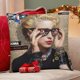 thumbnail image 4 of Madonna Fundas de almohada de terciopelo con tema, regalos de funda de almohada, decoración para el hogar, cojín de lanzar, regalo de cumpleaños para fans y parejas. 45cm x 45cm., 4 of 6