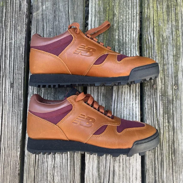 Men's New Balance Rainier Low Hiking Shoe / Ginger Brown Red / UALGSOG Size 9