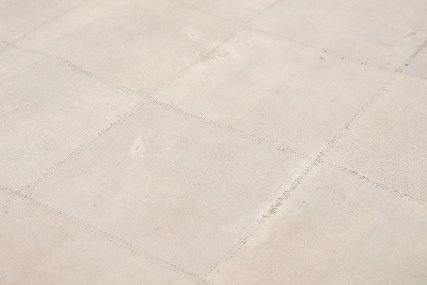 ECARPETGALLERY 3'9" x 5'9" Contemporary Cowhide Patchwork Handmade Area Rug for Living Room, Dining Room and Bedroom in Grey