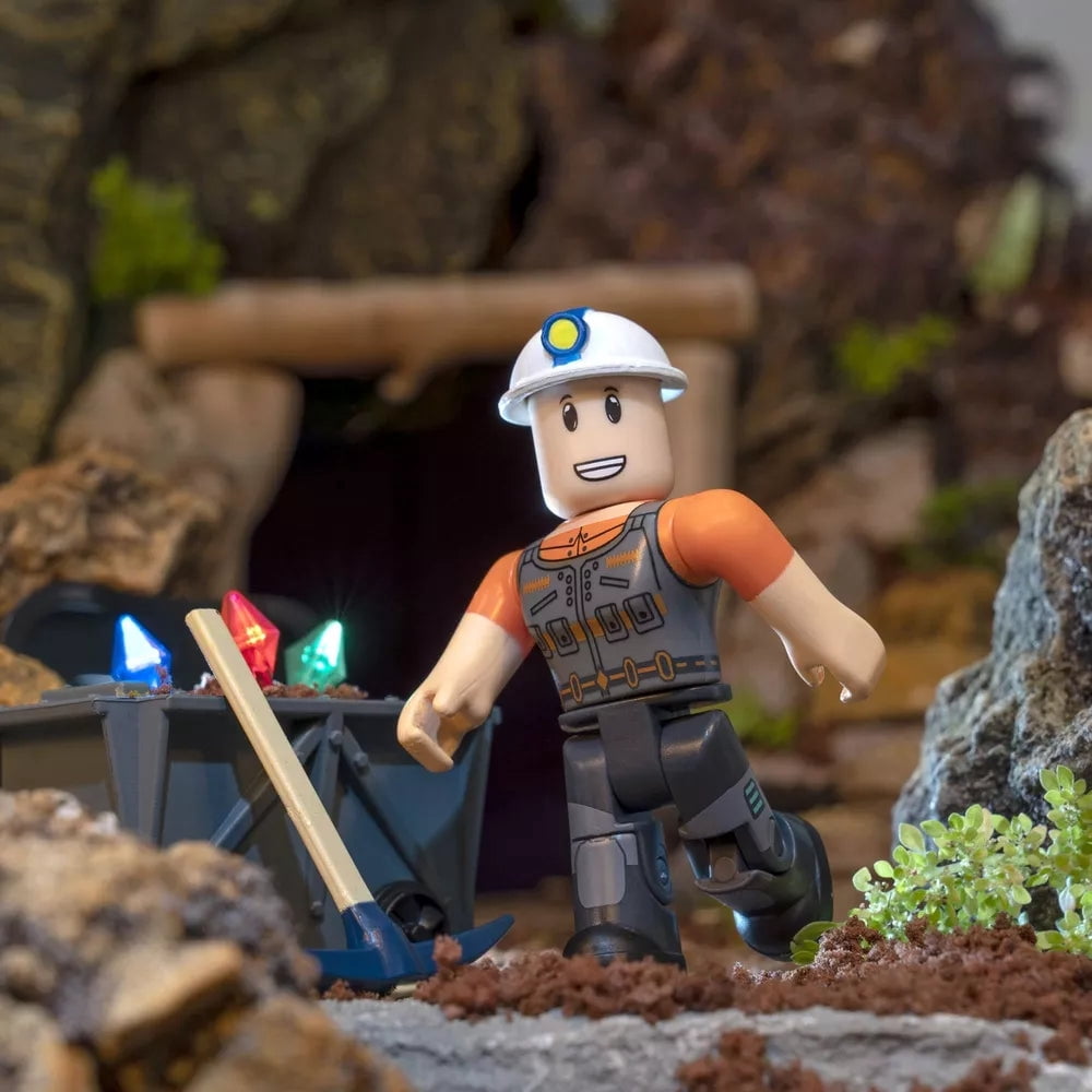 Roblox Megaminer Action Figure (Includes 2 Mystery Packs!)