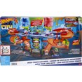 Hot Wheels City Mega Car Wash Playset with 1 Toy Color Shifters Car in