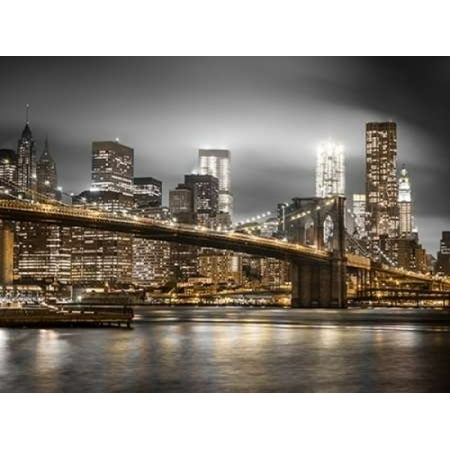 Evening shot of Brooklyn Bridge with Lower Manhattan ...