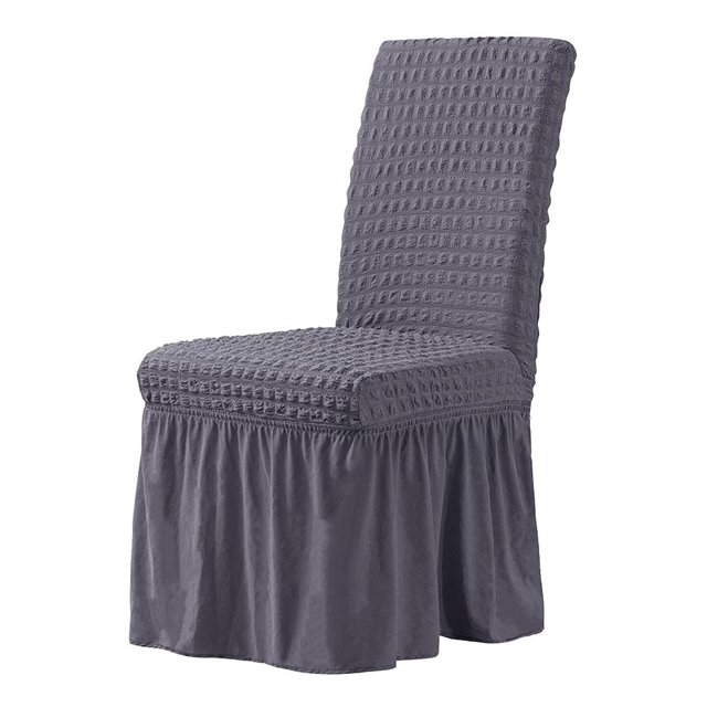 funda para silla de comedor, tela suave, extraíble, lavable, largas para sillas, funda protectora para asiento para decoración del hogar, gris baoblaze fundas de asientos de comedor Funda elástica gris, vista 3/4 frontal con espalda alta y falda plisada; patrón jacquard en respaldo y asiento, falda de 38 cm que cubre las patas. Composición: 85% poliéster y spandex; apta para respaldo 45–59 cm y asiento 38–43 cm; fácil de poner y quitar y lavable a máquina; también usada para renovar sillas en banquetes y eventos.