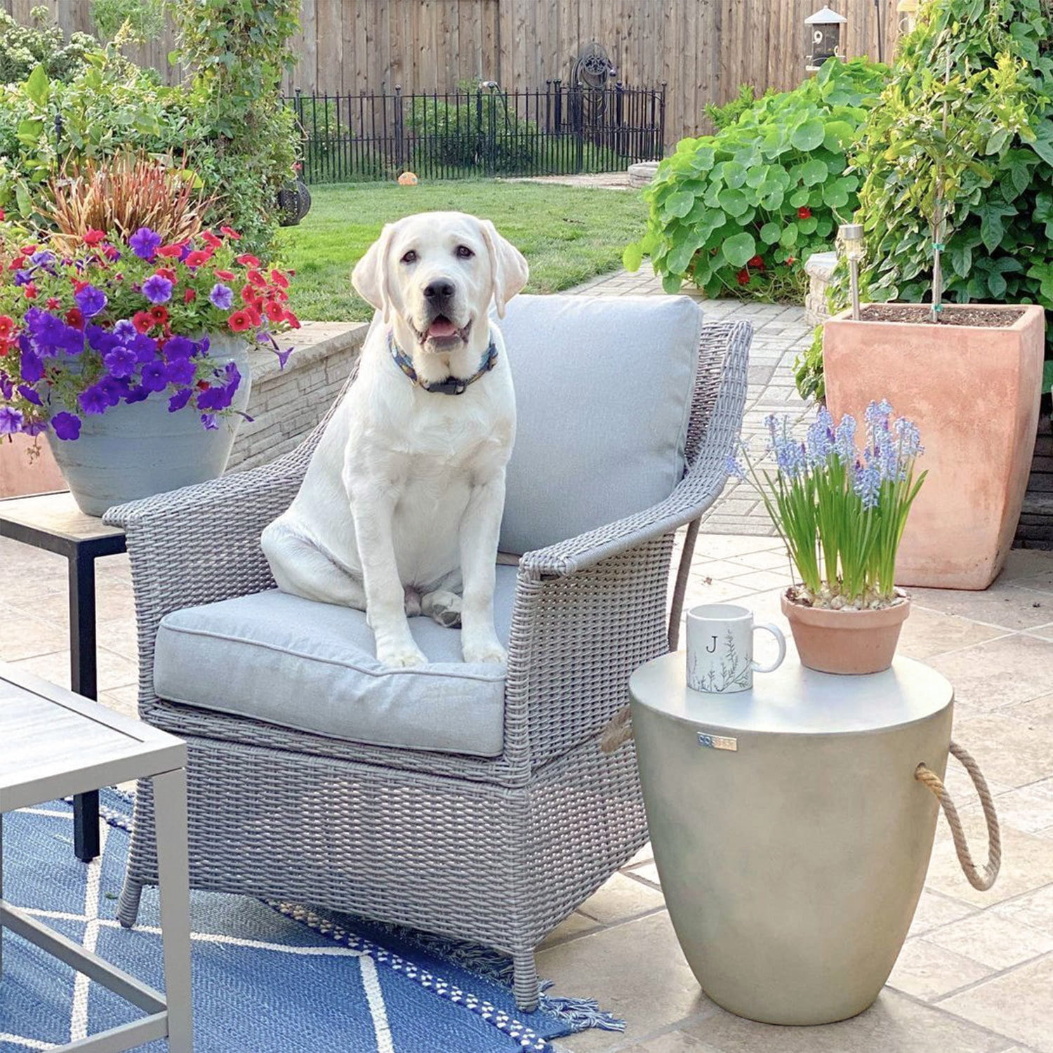 VENTOPYR Set of 2 Outdoor Cup Shaped 17" Side Table End Table for Garden and Patio, Grey