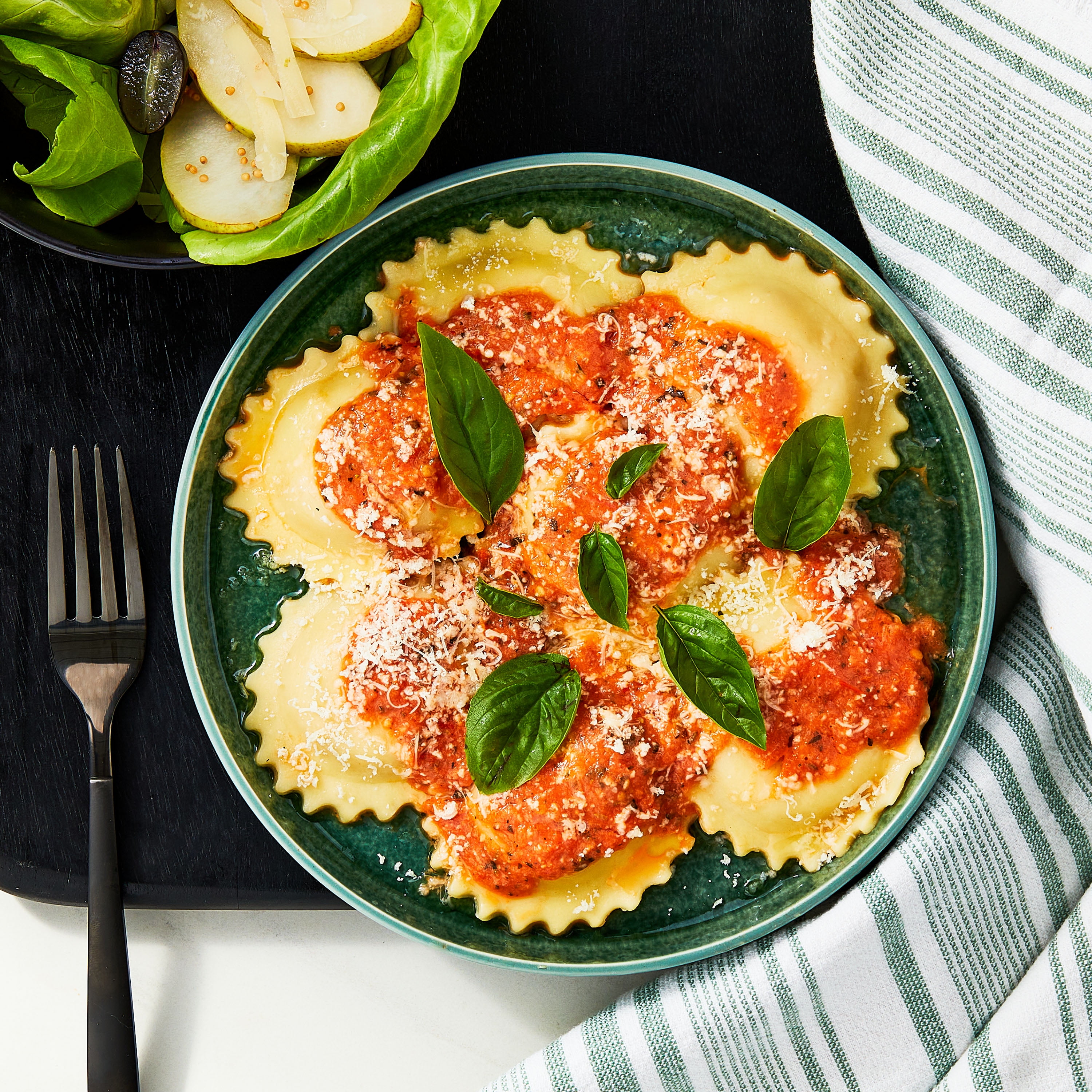 Marketside Tomato, Fresh Mozzarella, and Basil Ravioli, Fresh Artisanal Pasta, 9 oz