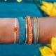 thumbnail image 4 of Juego de pulseras sweethay de hilo con cordón decoraciones de margaritas, 4 of 6