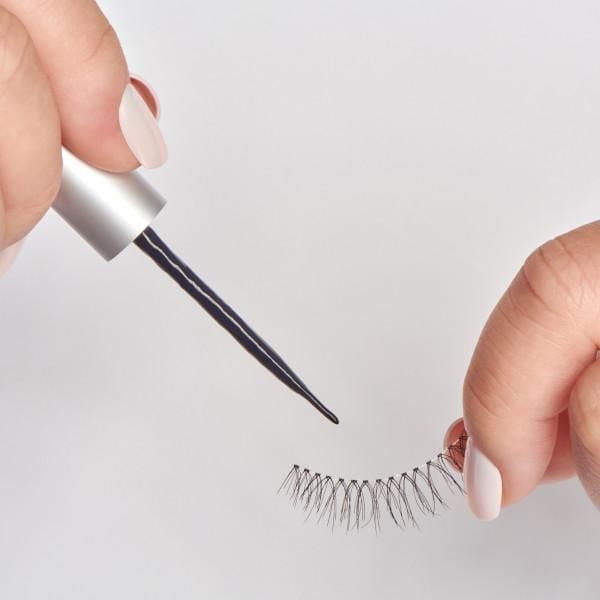 KISS Super Colle à faux cils sur bande - tenue de 5 jours - Poids net 4,8 g (0,17 oz) - Noir KISS Adhésif pour faux cils