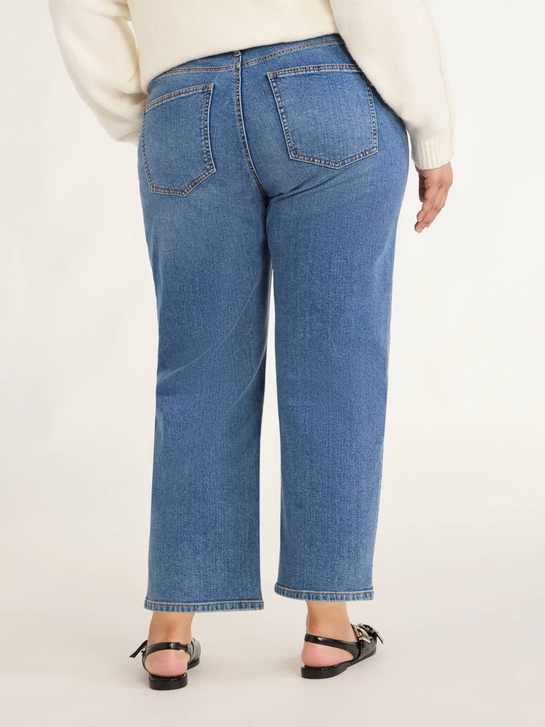 Scoop Women's Low Slung Straight Cropped Jeans, Sizes 0-18