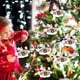 thumbnail image 2 of Árbol De Navidad Personalizado Familia Muñeco De Nieve Colgante Adornos De Resina Regalos Para Decoración De Fiesta En Casa Noticed HA038250-00, 2 of 6