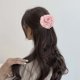 thumbnail image 2 of Clip de extensión de cabello de cola de caballo | Bouffant sintético grande y voluminoso ondulado | Aspecto natural realista | Fácil de usar | Trenzable | Para las mujeres y las niñas | 1 Pieza, 2 of 4