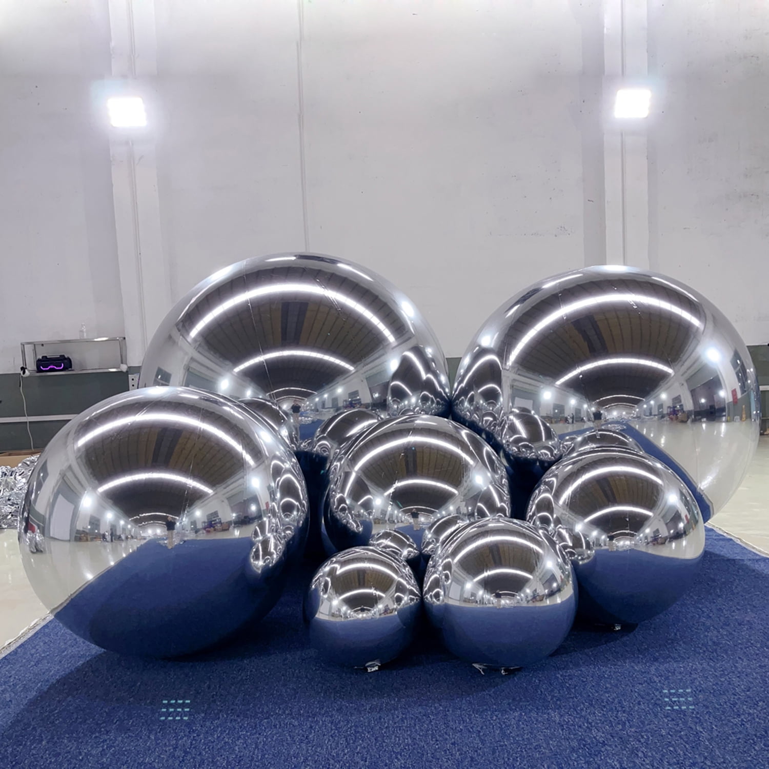 32" Hanging Silvery Inflatable Mirror Ball Giant Disco Inflatable Mirror Balloon Large Reflective Christmas Spheres For Stage Decoration