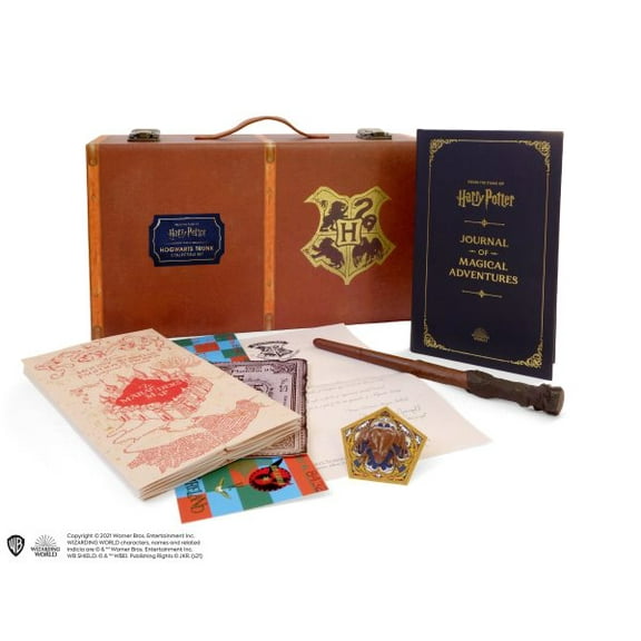 Pre-Owned Harry Potter: Hogwarts Trunk Collectible Set (Misc.) 0762474734 9780762474738