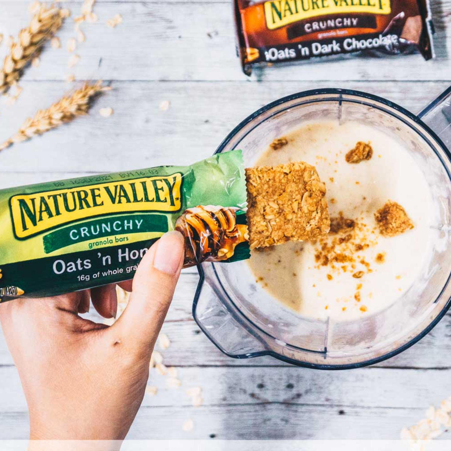 Nature Valley, Crunchy Granola Bars, Made with Crispy Oats & Delicious Honey 100% Natural Whole Grain Oats Energy Bar for On the Go Adults Convenient & Portable Healthy Snacks 49ct. Box