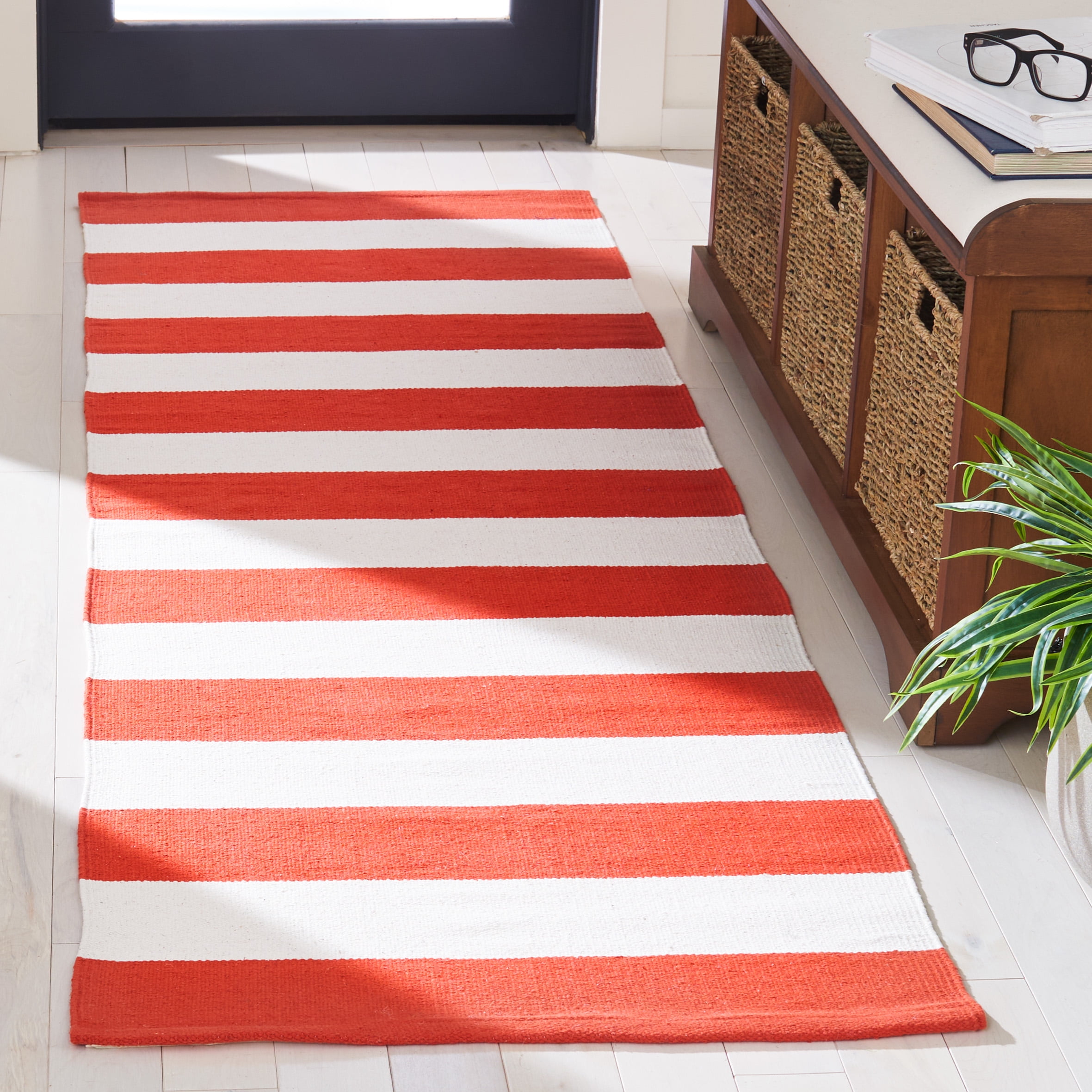 SAFAVIEH Montauk Saranna Geometric Cotton Runner Rug, Rust/Ivory, 2'3" x 9'