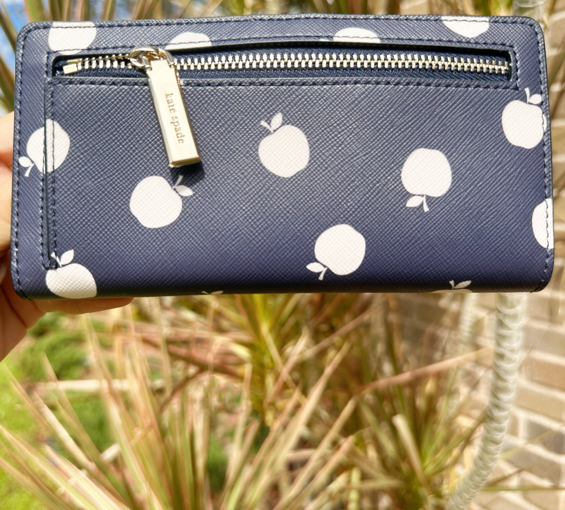 Kate Spade New York Women's Staci Orchard Toss Print Large Slim Bifold Wallet (Blazer Blue)