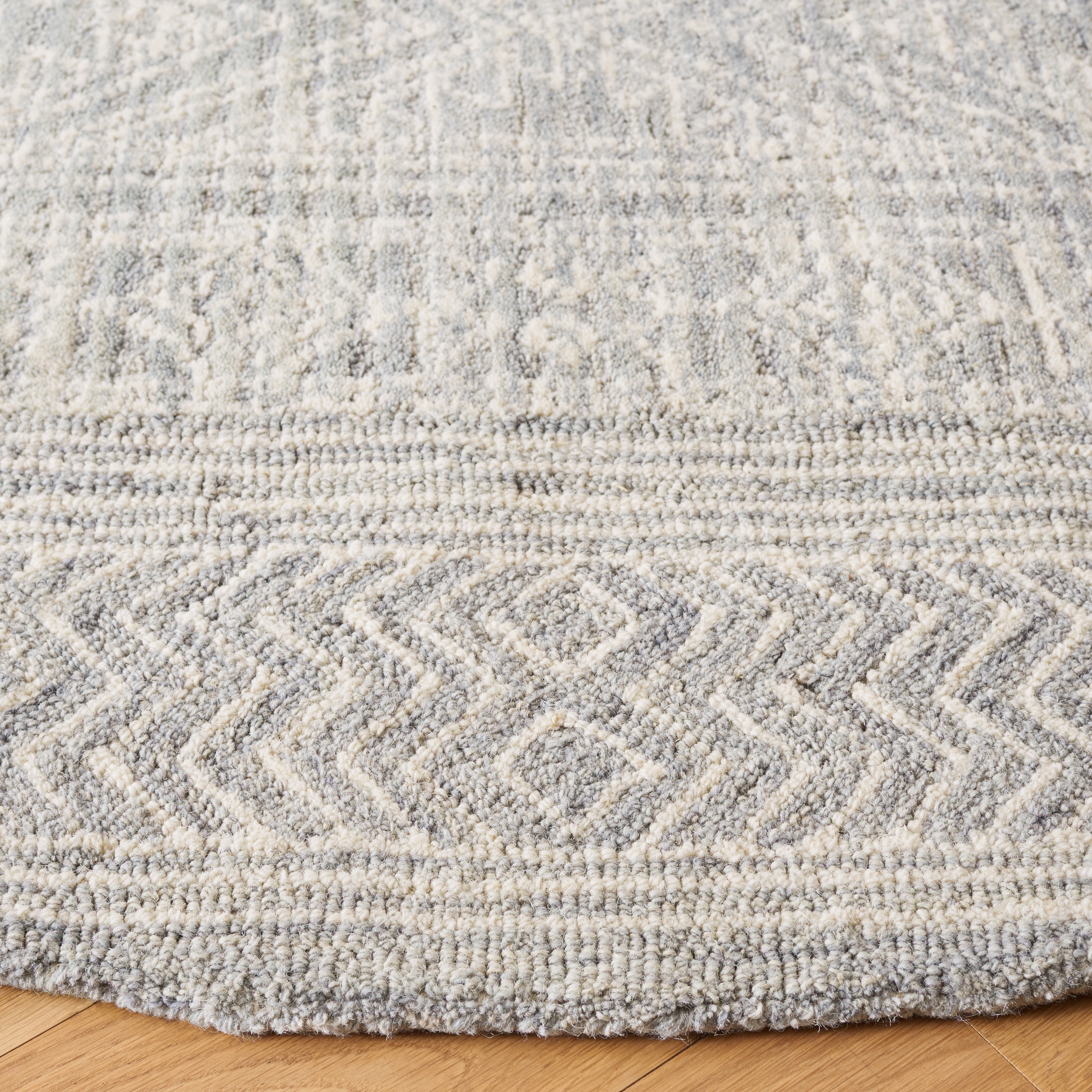 SAFAVIEH Abstract Henry Chevron Wool Area Rug, Light Blue/Ivory, 6' x 6' Round