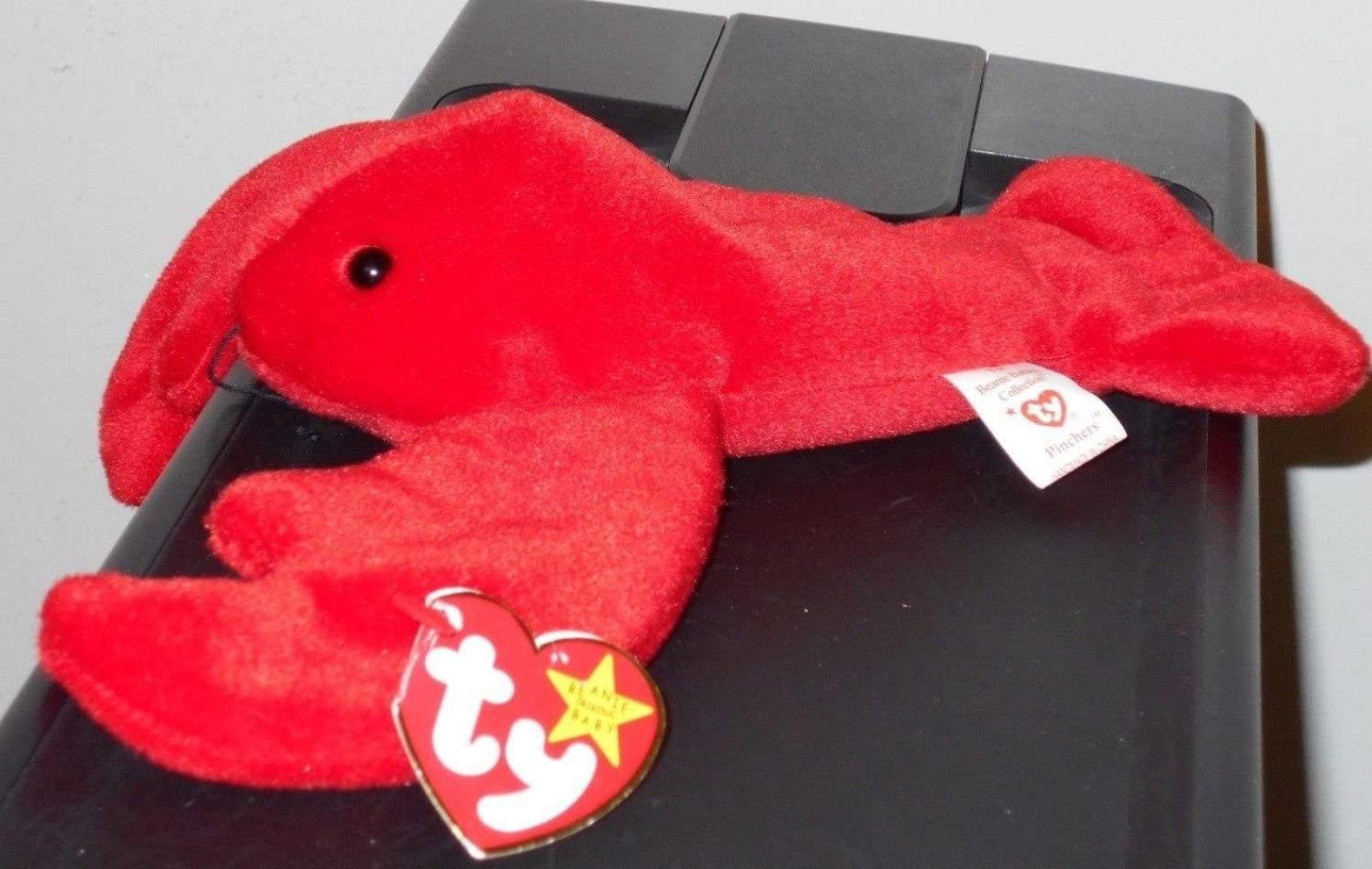 TY PINCHERS the LOBSTER BEANIE BABY MINT with MINT TAGS 