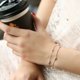 thumbnail image 5 of para Mujer, Bracelete de Cuatro Hojas con Tamaño Ajustable, Regalo para Chicas en Día Especial como Navidad, Cumpleaños, Aniversarios, Día San Valentín, 5 of 5