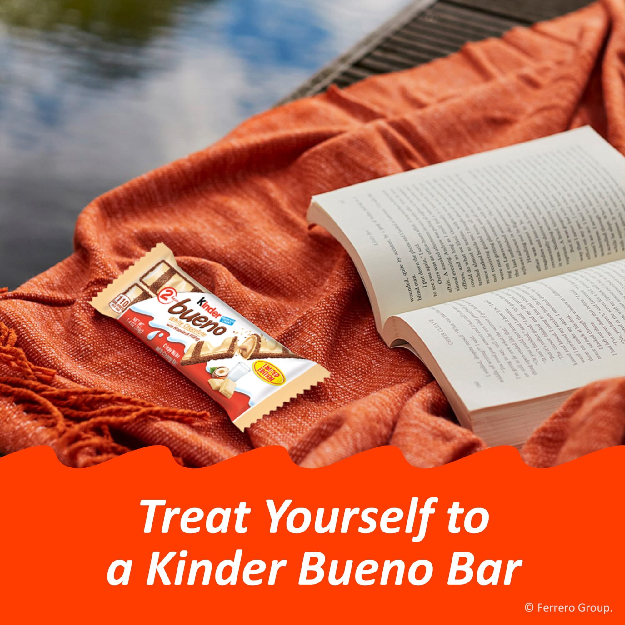 Kinder Bueno White Chocolate Bar with Crispy Wafer and Hazelnut Filling, 2 Individually Wrapped Bars per Pack - 1.4 oz