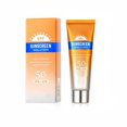 thumbnail image 2 of El protector solar aislante es una crema solar refrescante, hidratante y no grasa que cubre e ilumina el rostro., 2 of 9