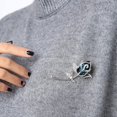 thumbnail image 4 of Broche de Mujer en Forma de Rosa con Cristales y Piedra azul CHAO, 4 of 5
