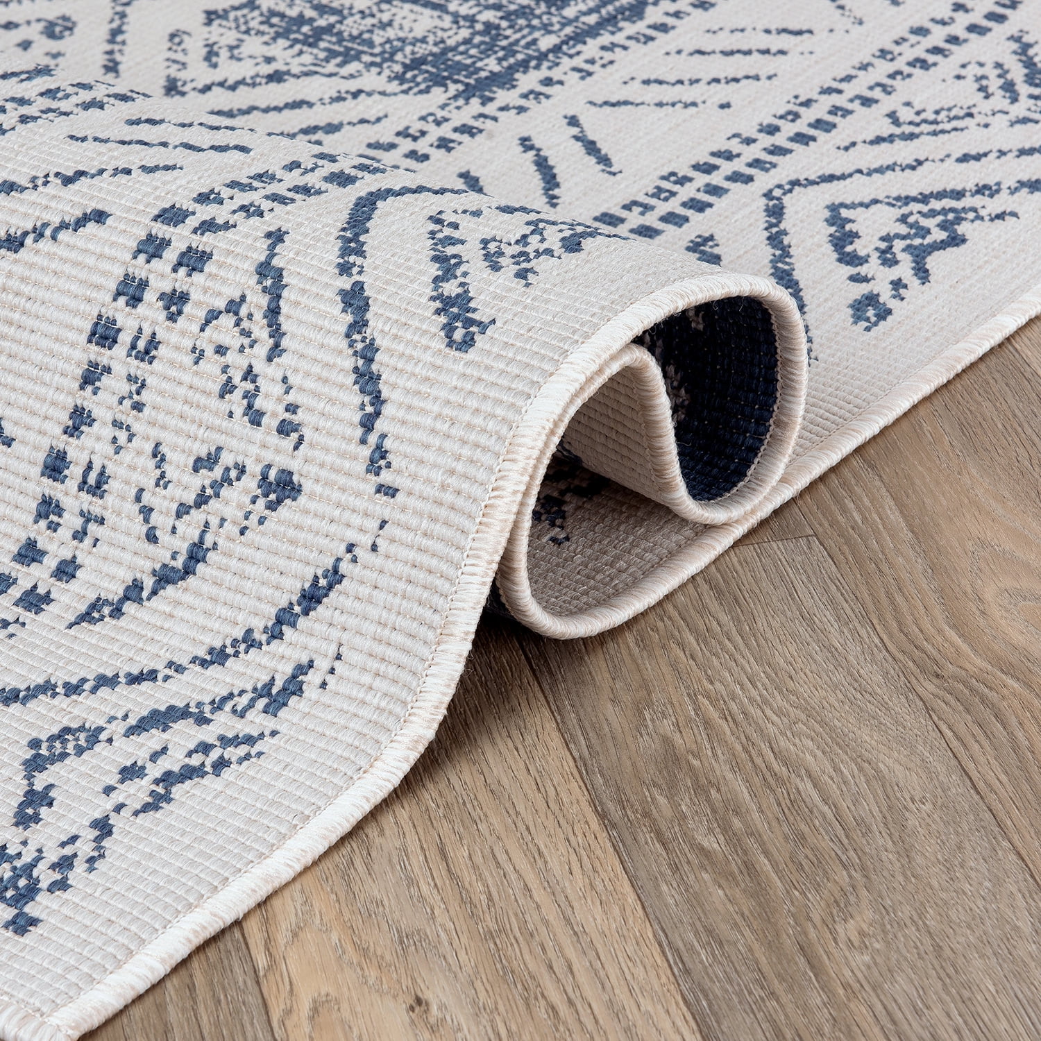World Rug Gallery Transitional Bohemian Weather Resistant Reversible Indoor/Outdoor Area Rug - Blue 2'x7'