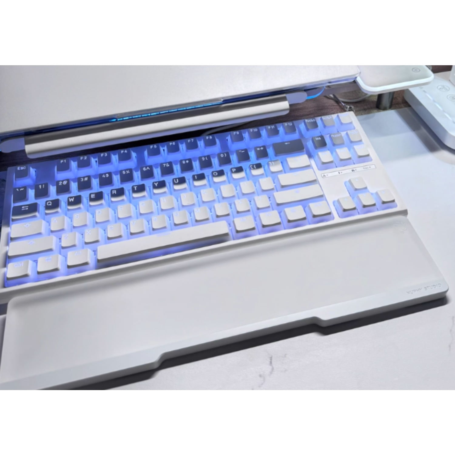 Ergonomic Wrist Rest for Field75 Keyboard, Acrylic Construction for Typing Comfort