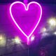 thumbnail image 5 of La luz luminosa de neón rosa en forma de corazón es adecuada para el dormitorio de la fiesta de bodas oso de fresa Electrónica, 5 of 5