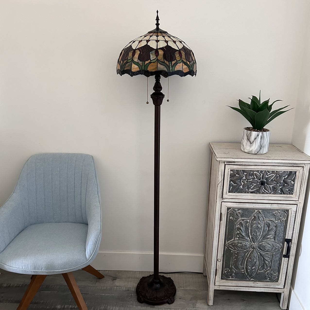 Enjoy Decor Lamps 64-Inch Tiffany 2-Light Floor Lamp with Stained Glass Tulips Bowl Shade