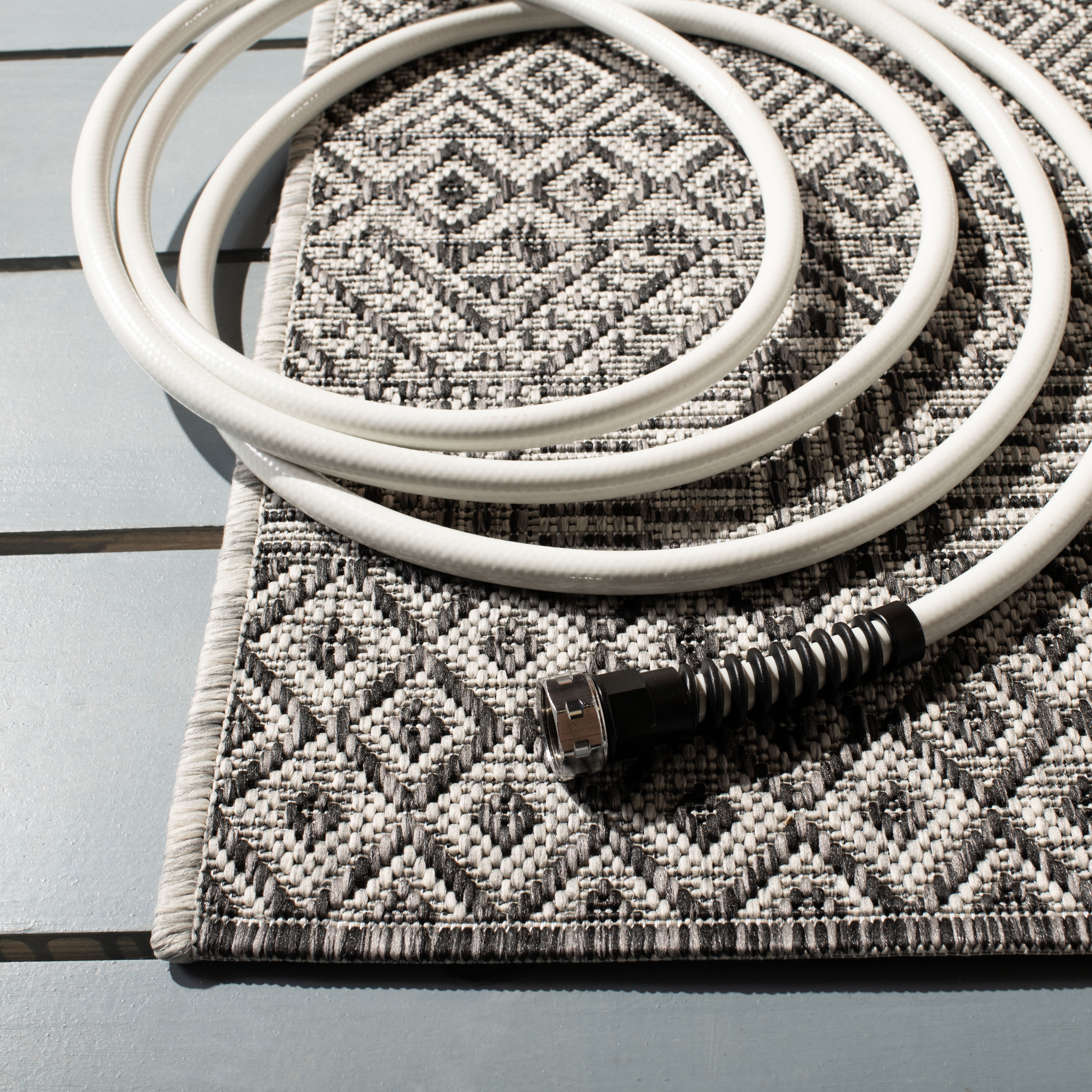 SAFAVIEH Courtyard Evander Geometric Indoor/Outdoor Runner Rug, Gray/Black, 2'3" x 8'