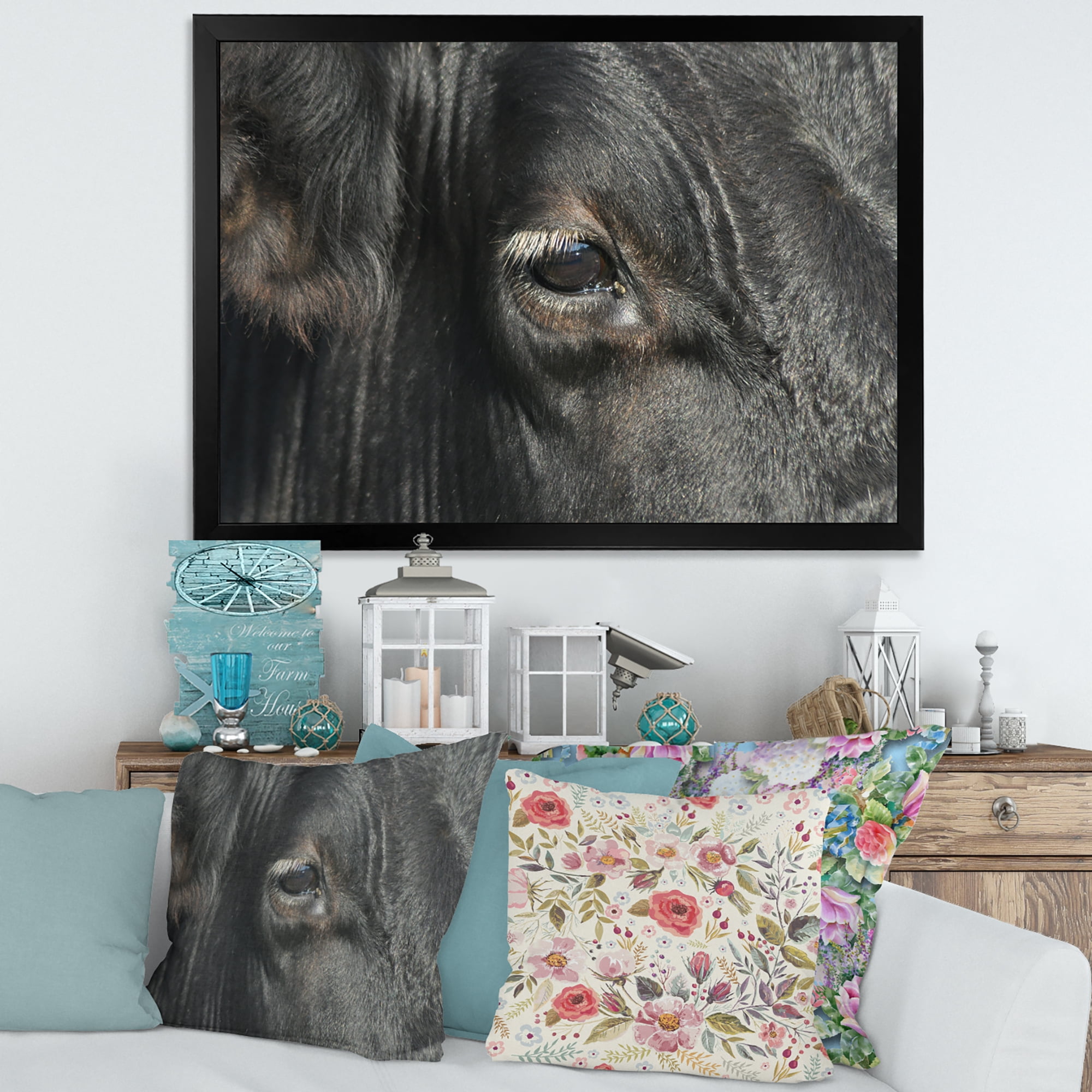 Designart 'Close-Up Of Cow Eye' Farmhouse Framed Art Print