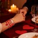 thumbnail image 5 of Juego de 5 pulseras de corazón para San Valentín para mujer, de arcilla polimérica, con cuentas de corazón rojo, pulsera de cerámica, 5 of 6