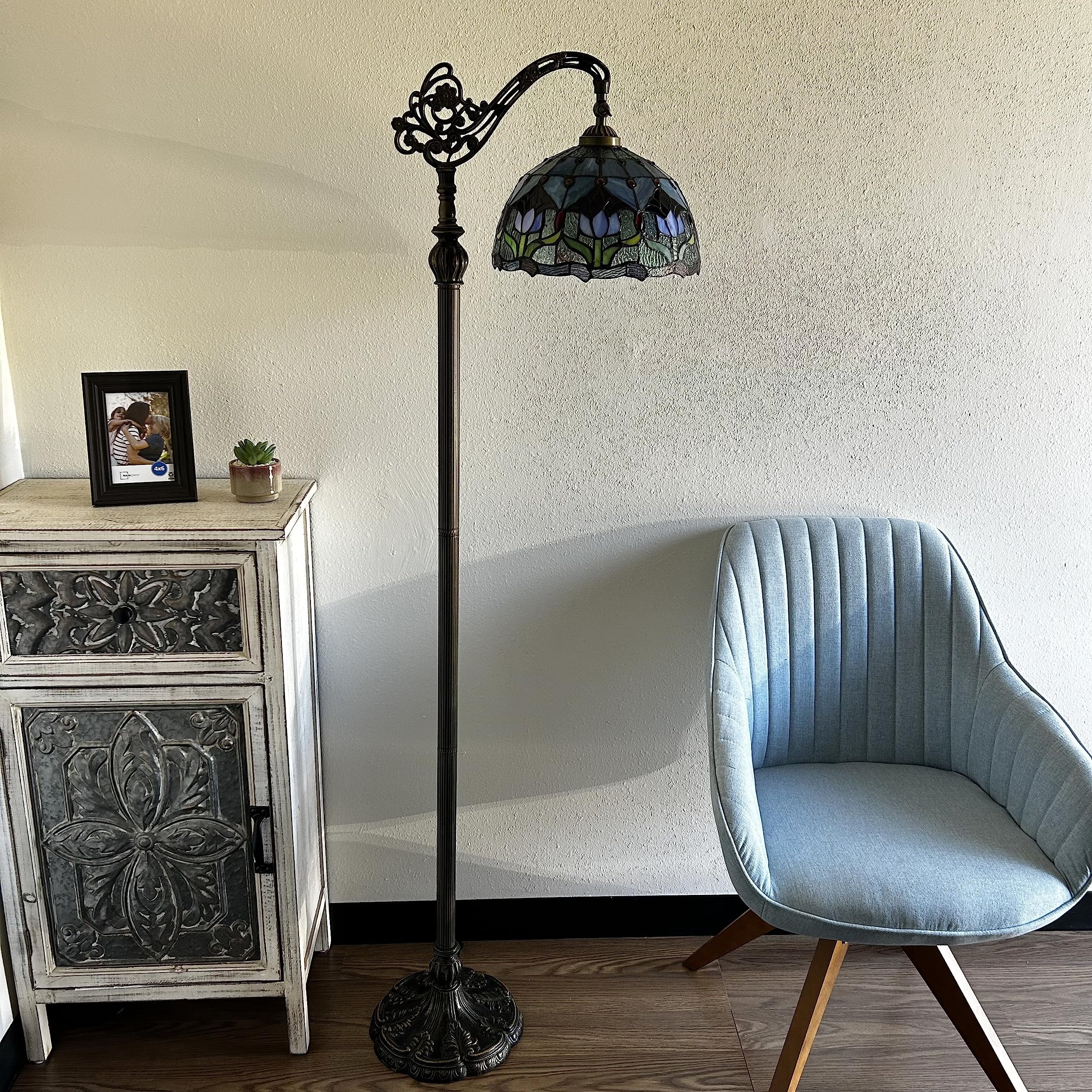 Enjoy Décor Lamps 63-Inch 1-Light Tulips Bowl Tiffany Floor Lamp with Stained Glass