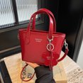 thumbnail image 2 of Bolso de hombro con cremallera y cadena de PU popular de moda 2024, bolso cruzado conciso de color sólido para mujer, bolso de mano suave y versátil para desplazamientos diarios, 2 of 5