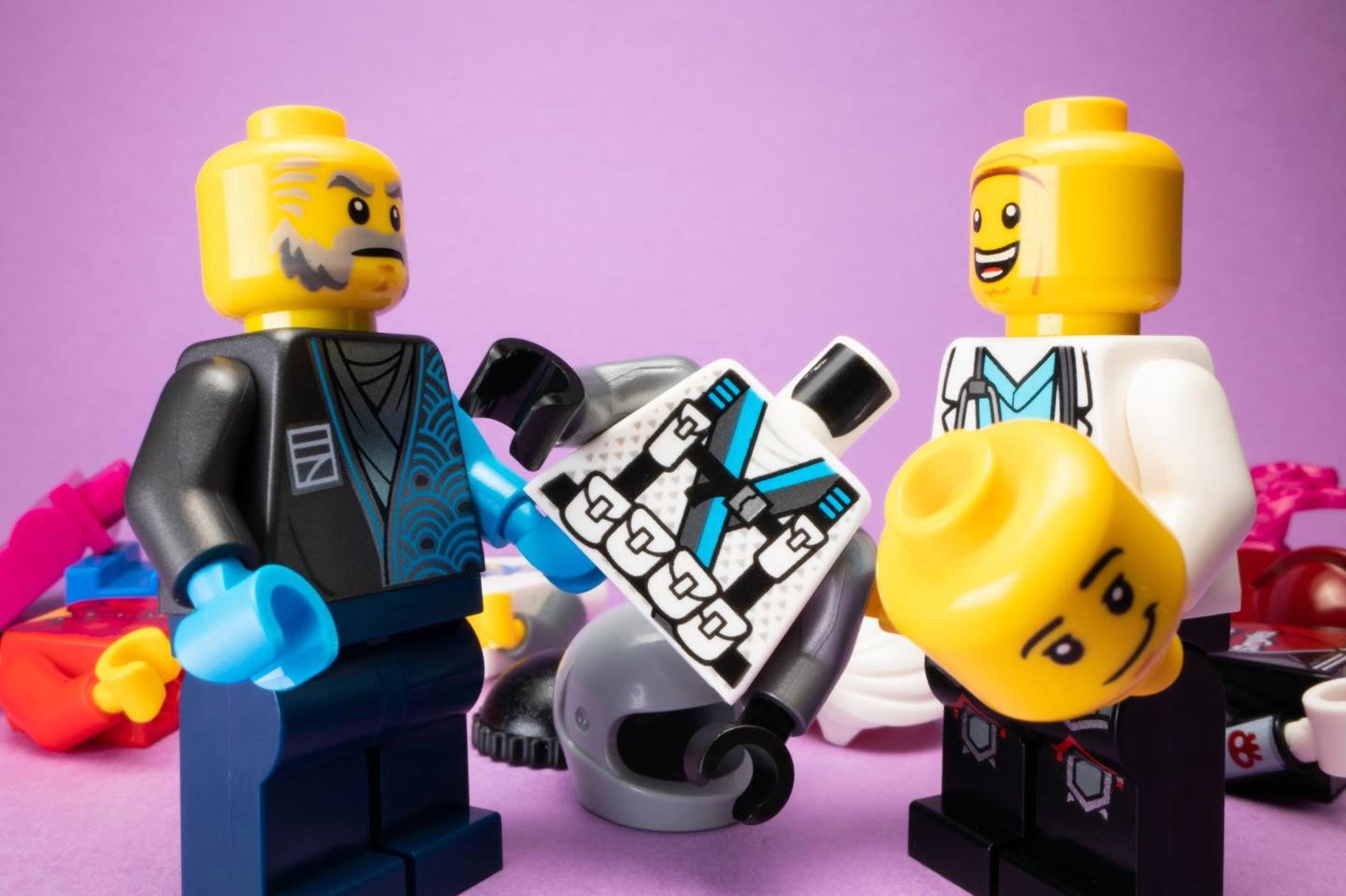 Brick Loot Random LEGO Minifigures Mystery 10-Pack Collectible Unique Characters