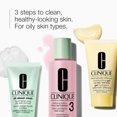 thumbnail image 2 of Skincare Set Clinique Refresher Course para pieles mixtas y grasas, 2 of 4