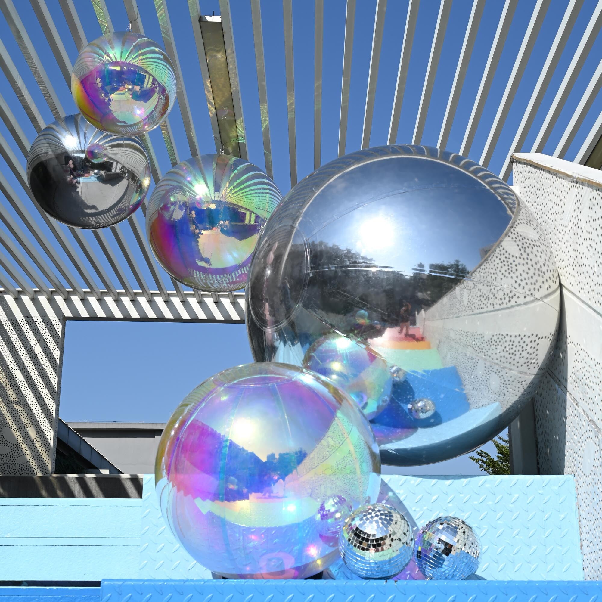 Yescom 20" Big Shiny Inflatable Mirror Ball Giant Iridescent Reusable Balloon for Large Disco Party Wedding Event Stage Decoration