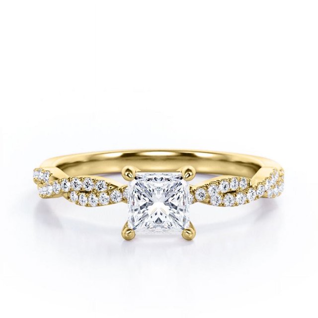 JeenMata Anillo de Compromiso de 4 Puntas con Diamantes de Talla Princesa con Detalles Pavé en Oro Amarillo de 10 K