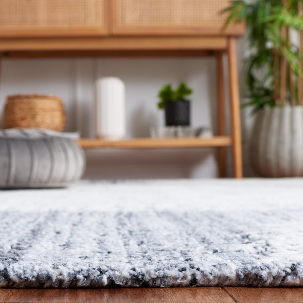 SAFAVIEH Ebony Abby Oriental Area Rug, Grey/Ivory, 3' x 5'