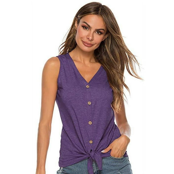Camisetas sin cuello y con botones sale