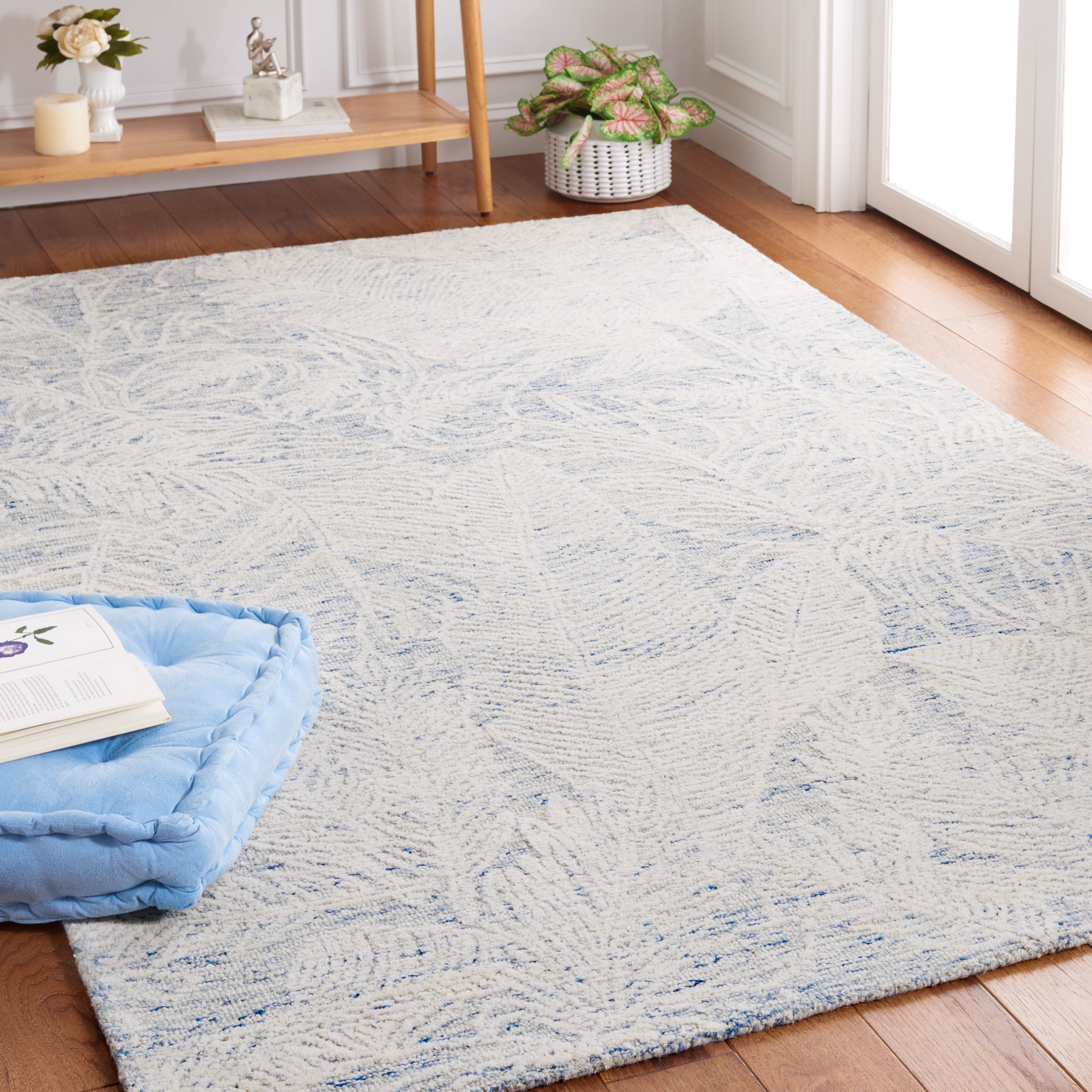 SAFAVIEH Metro Hartley Leaves Area Rug, Blue/Ivory, 4' x 6'