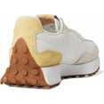 thumbnail image 4 of New Balance Chaussures de Course 327 pour Femmes en Lin/hay, 4 of 5