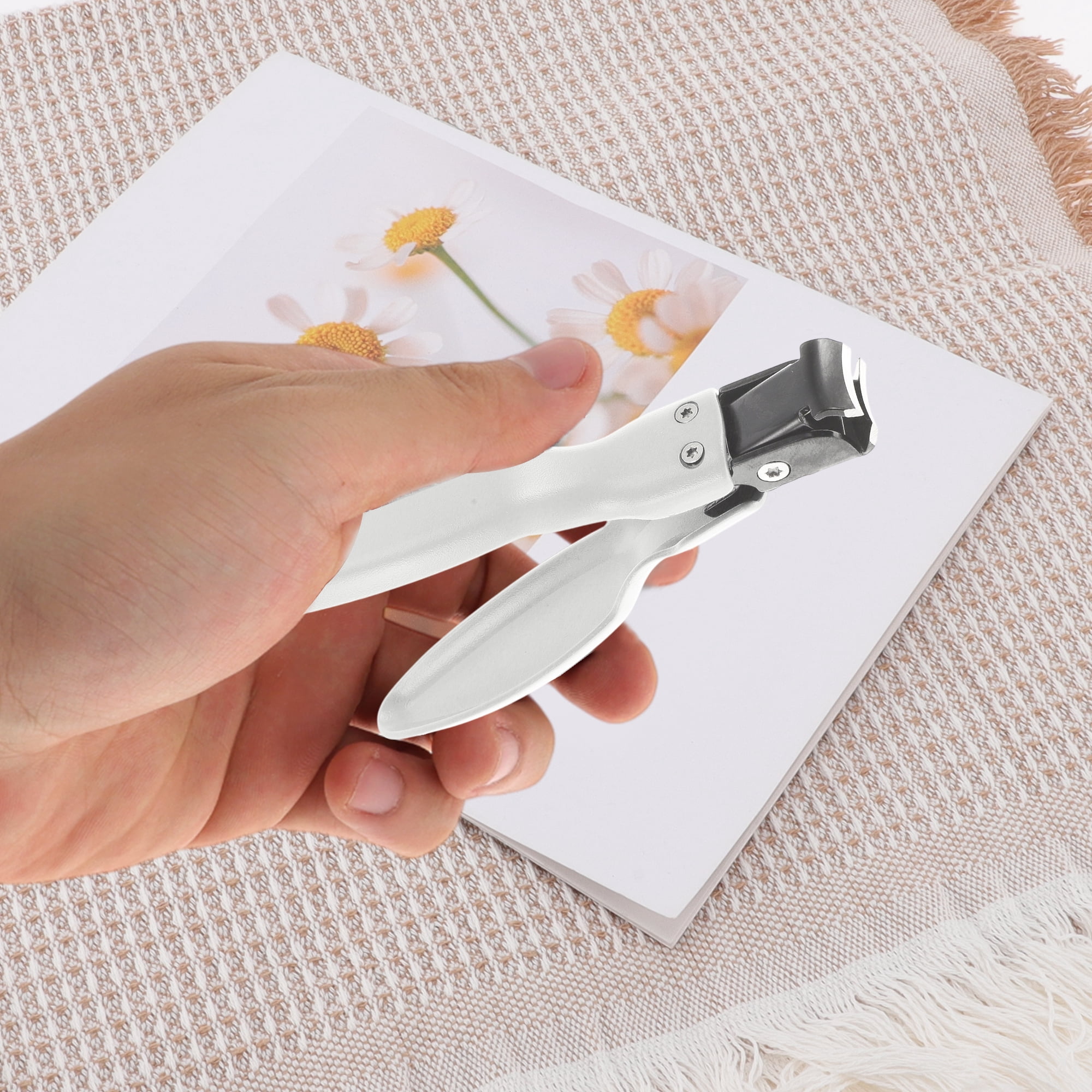 Unique Bargains Portable Wide Opening Nail Clipper for Women for Men 1 Pc White