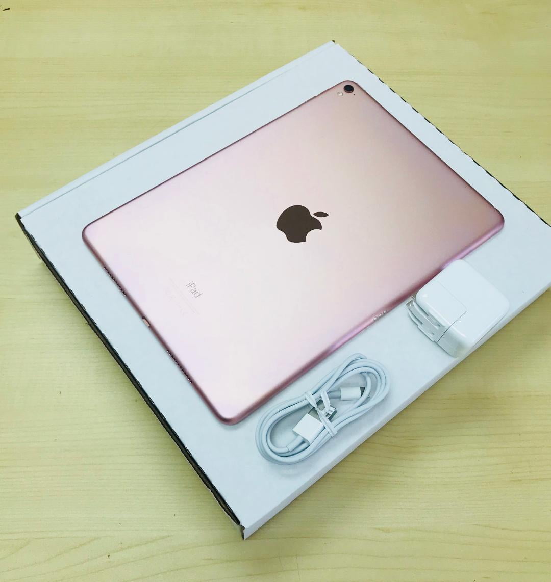 Restored Apple iPad Pro (9.7